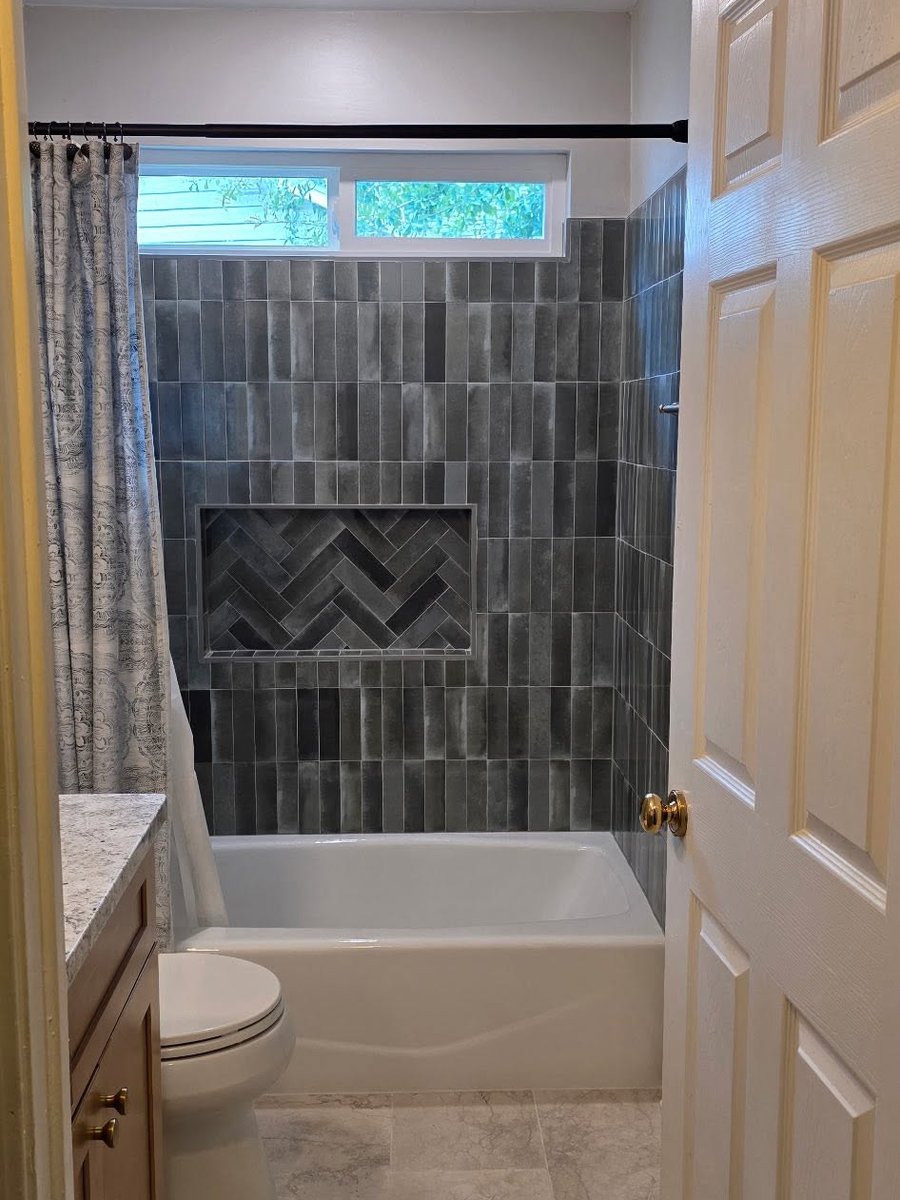 Guest bath after the JSR Construction remodel