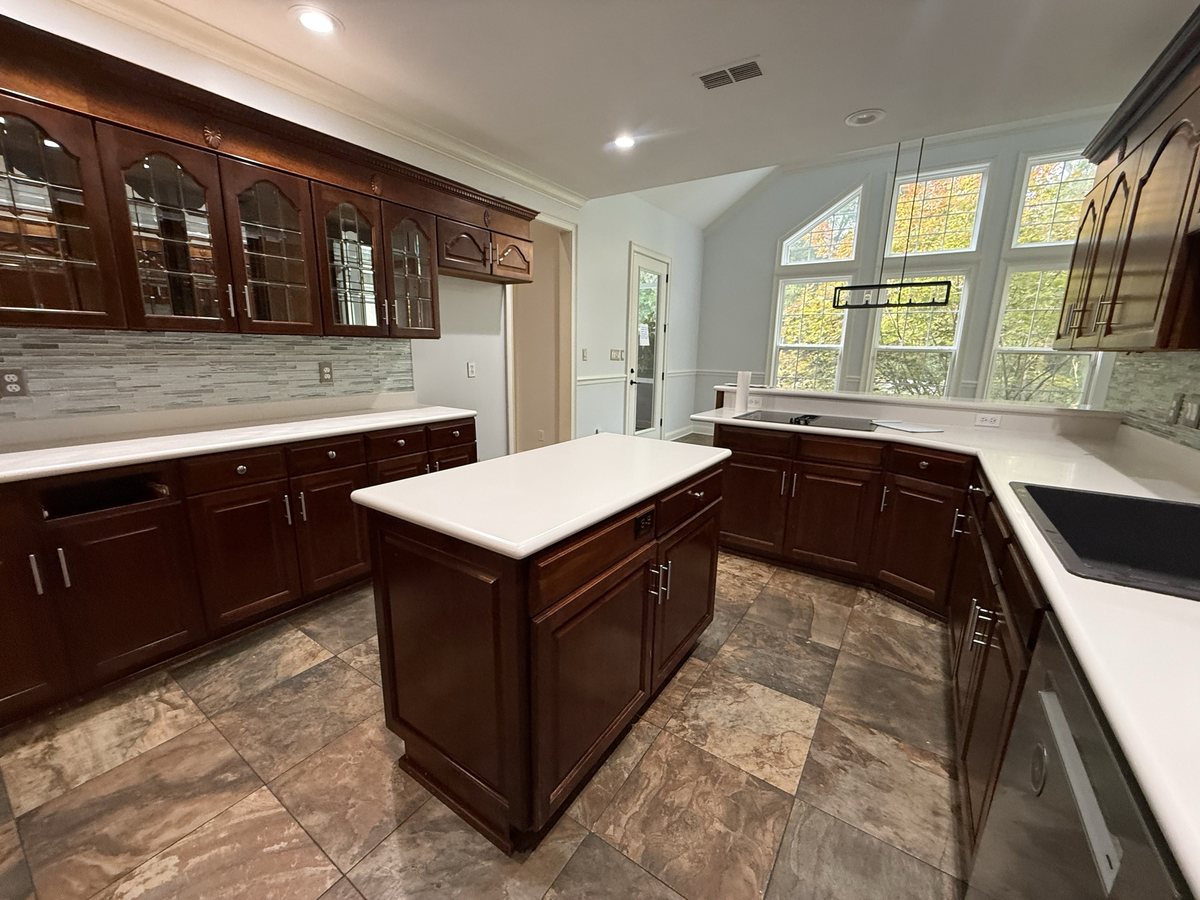 Kitchen & island before the JSR Construction remodel