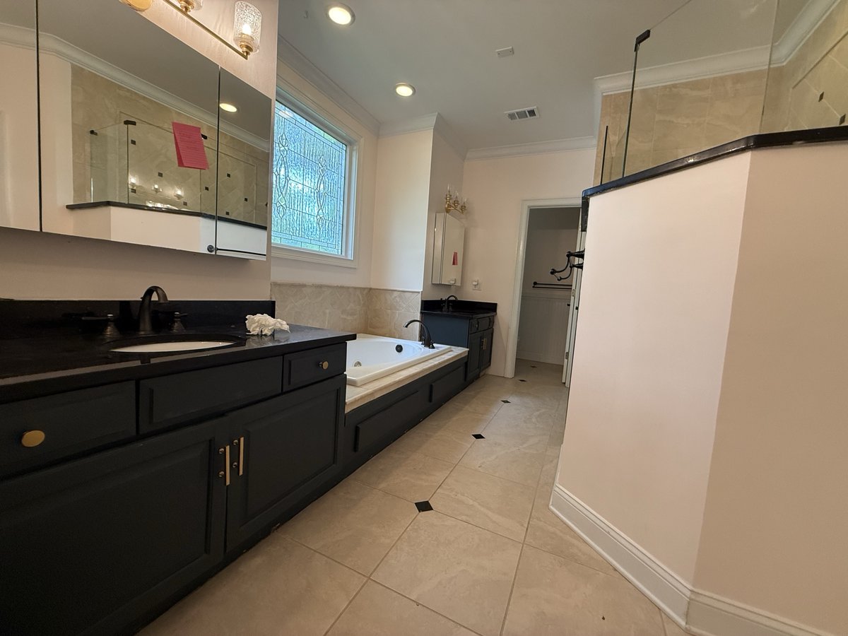 Primary bath before the JSR Construction remodel
